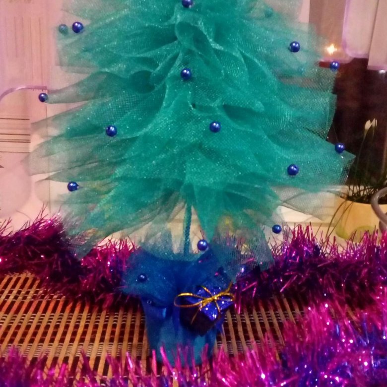 Новогодняя елка из фатина