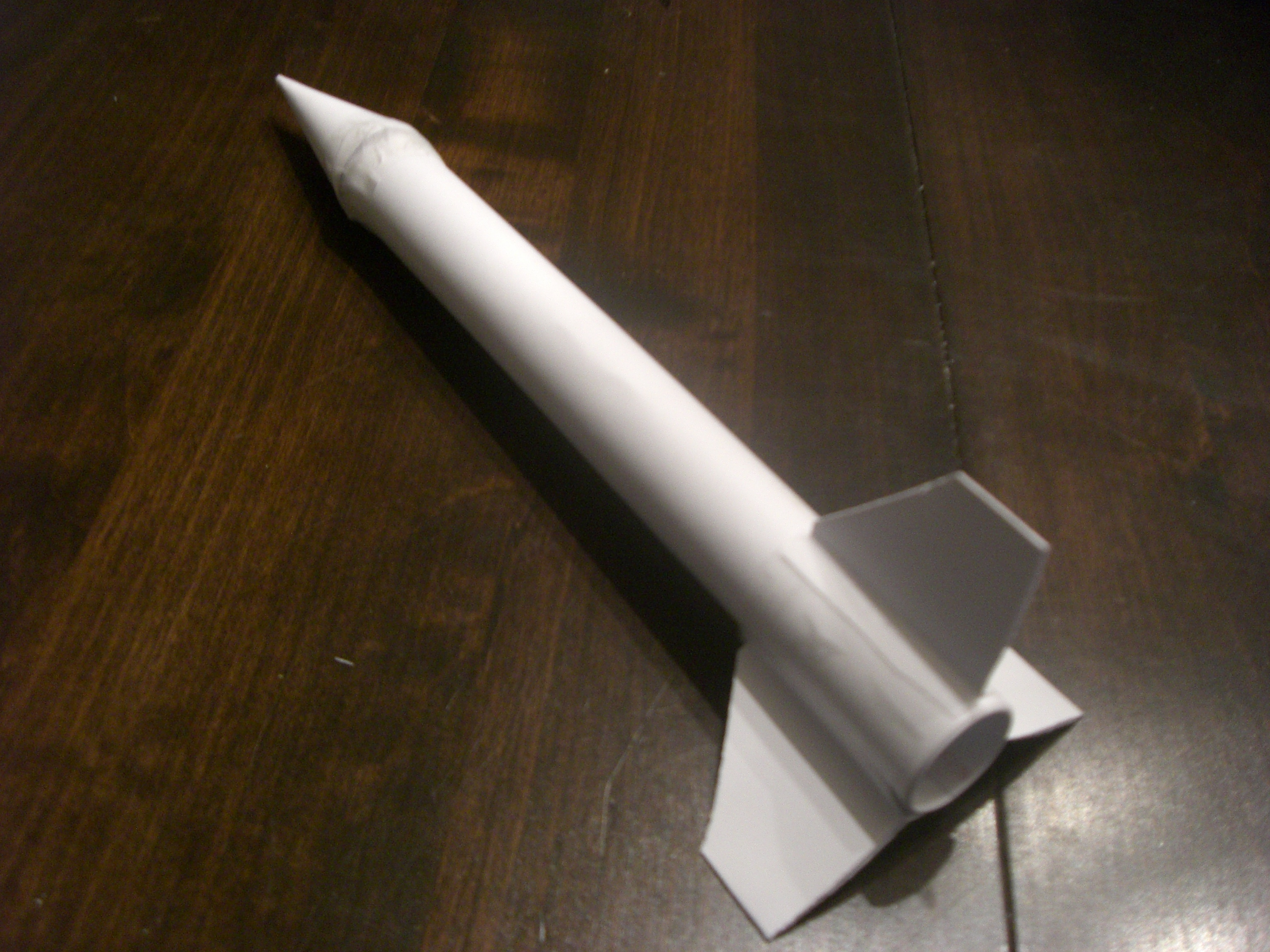 Изготовить модель ракеты