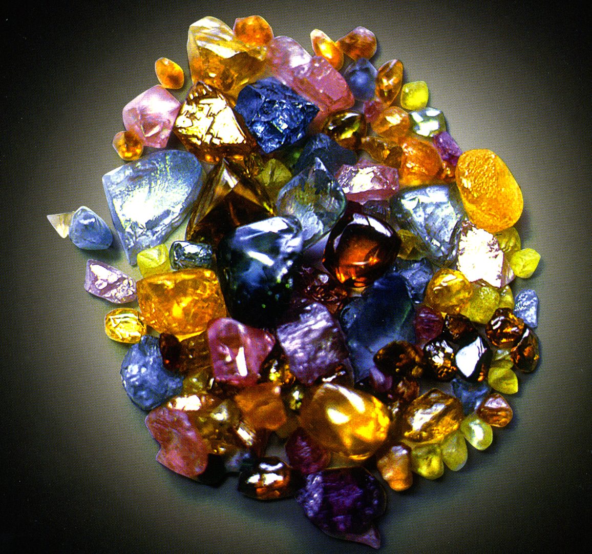 Драгоценные минералы Алмаз