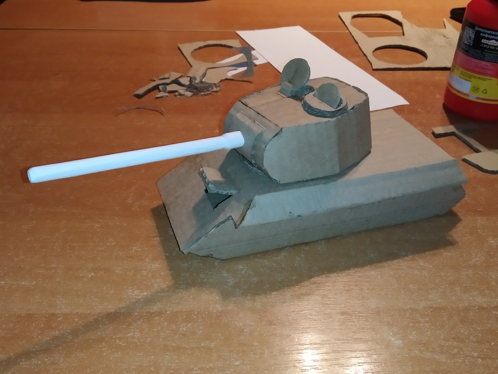 Макет танка из картона