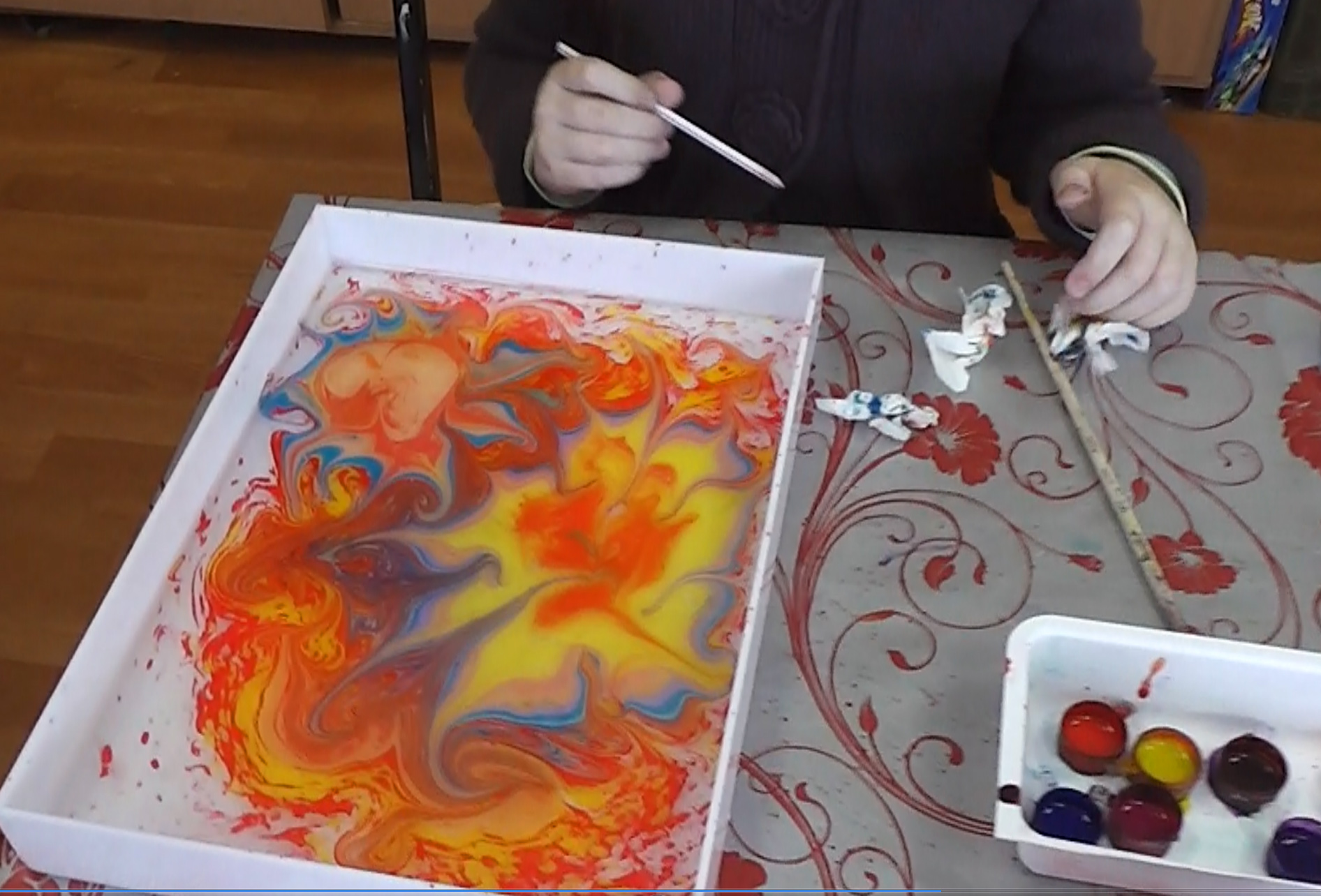 Рисование красками на воде техника эбру
