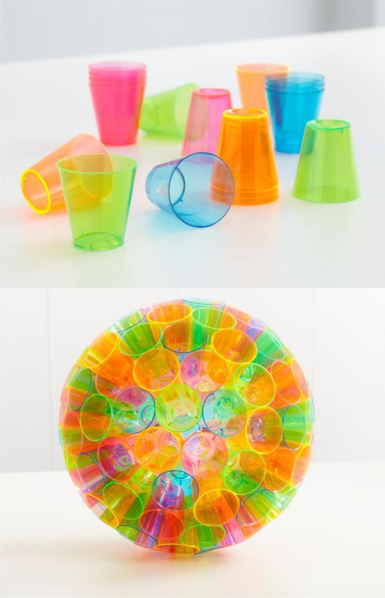 Изделия из пластиковых стаканчиков
