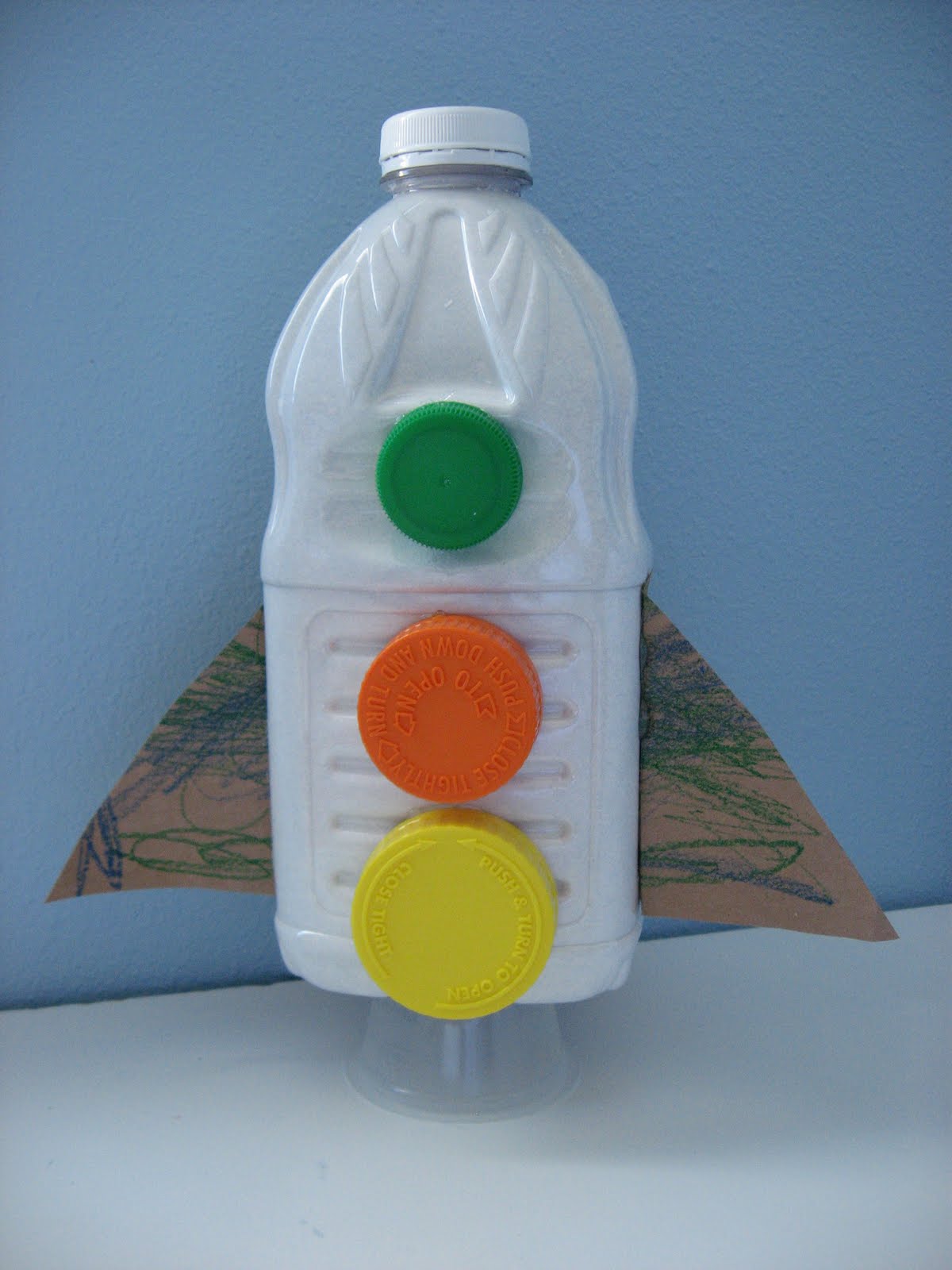Ракета из подручных материалов для детского сада
