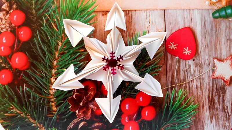 Новогодние украшения оригами