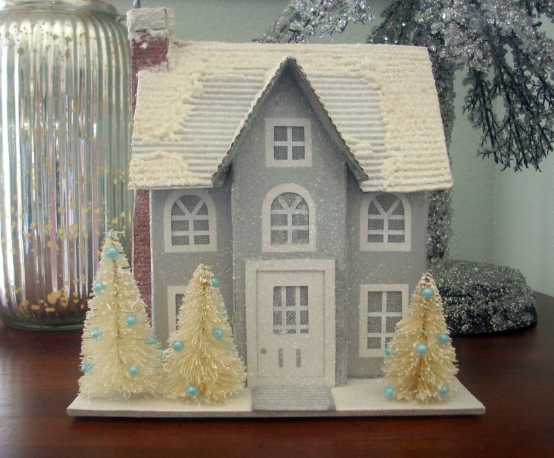 Зимний домик из картона