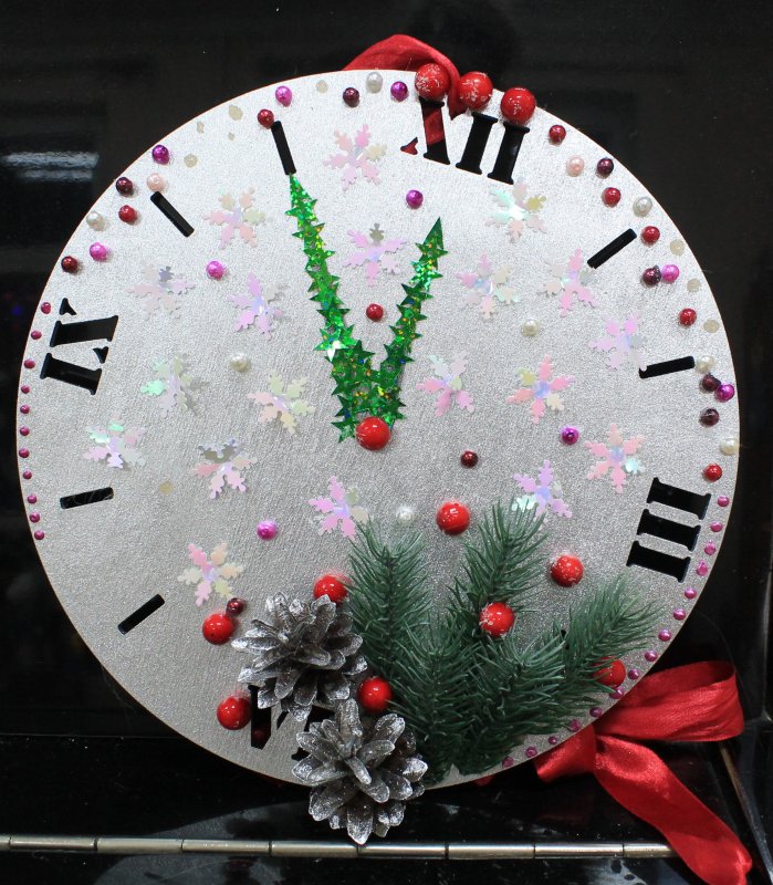 Поделка часы на новый год в детский сад