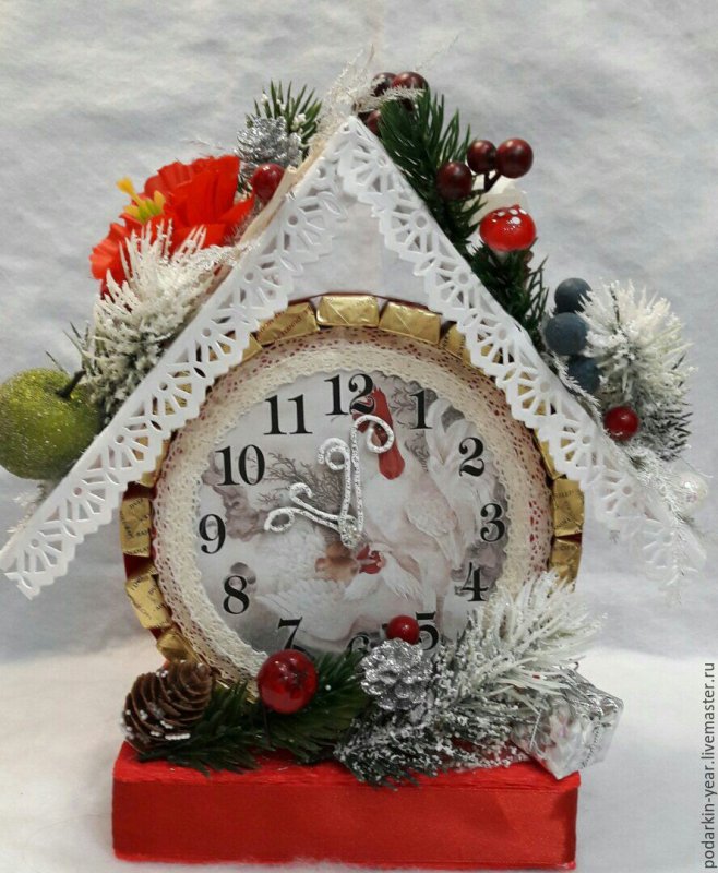 Новогодние часы из природного материала