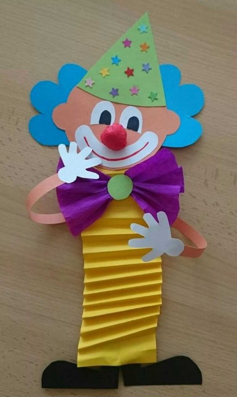 Клоун из цветной бумаги