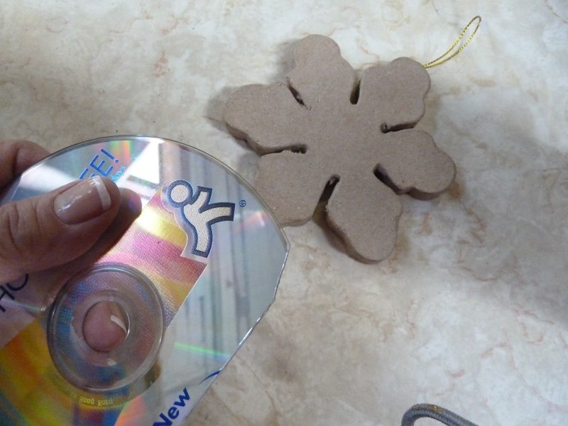 Елочная игрушка на компакт диске