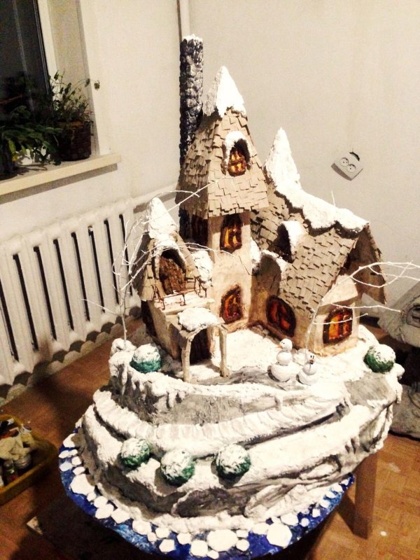 Зимний домик из папье-маше