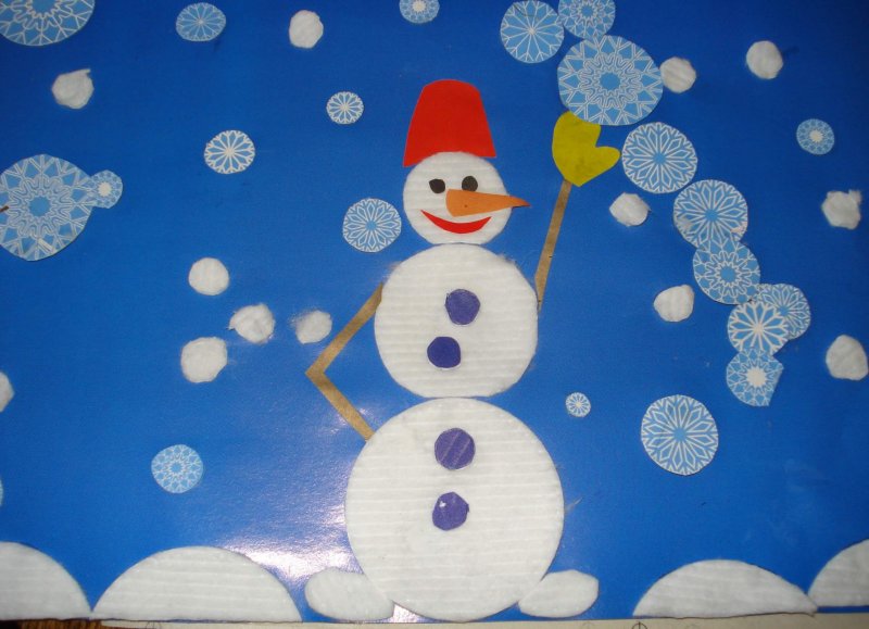 Детская Новогодняя поделка Снеговик из ватных дисков
