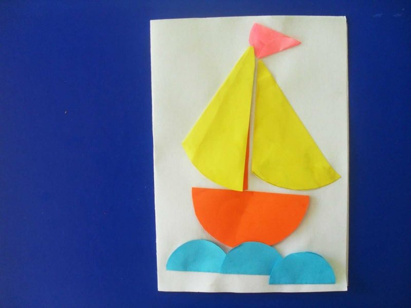 Бумажный кораблик оригами