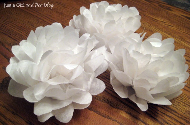 Бумажные цветы белые