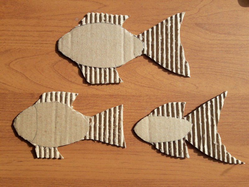 Рыба из картона