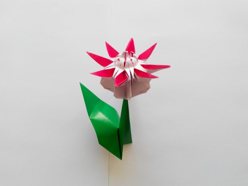 Стилизованный цветок оригами