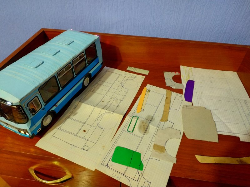 Микроавтобус из бумаги