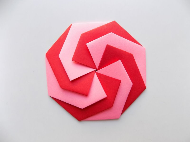 Оригами леденец из бумаги