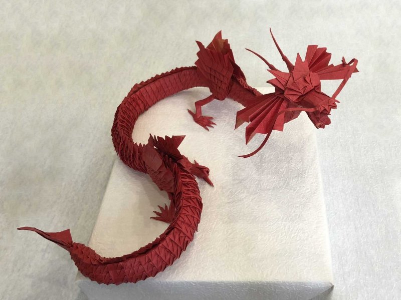 Японский дракон из бумаги