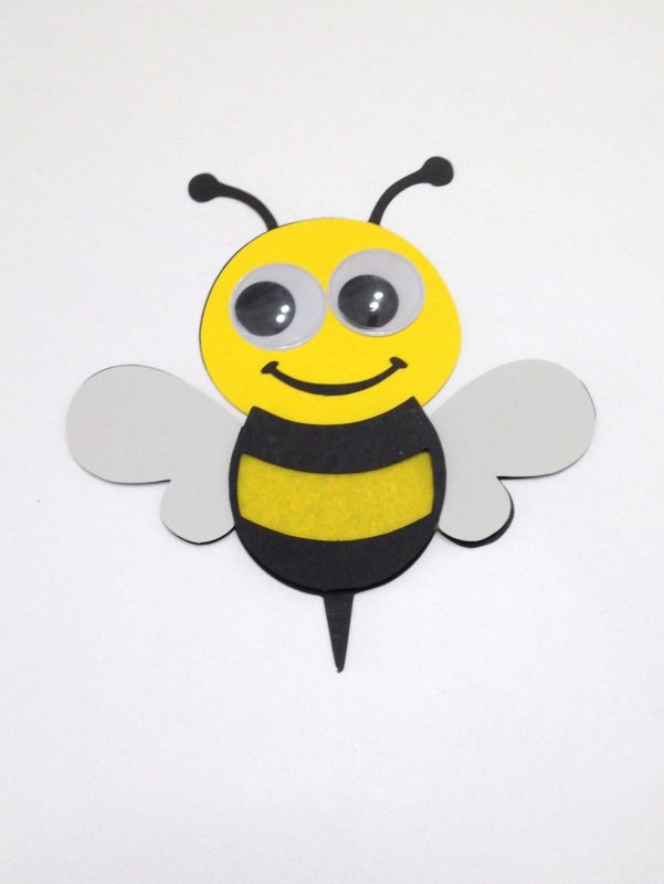 Пчёлка из бумажных кружков