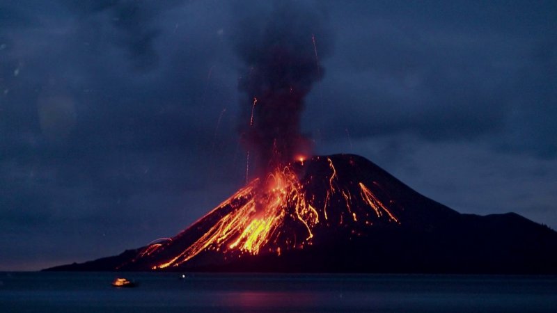 Извержение вулкана Кракатау 2018