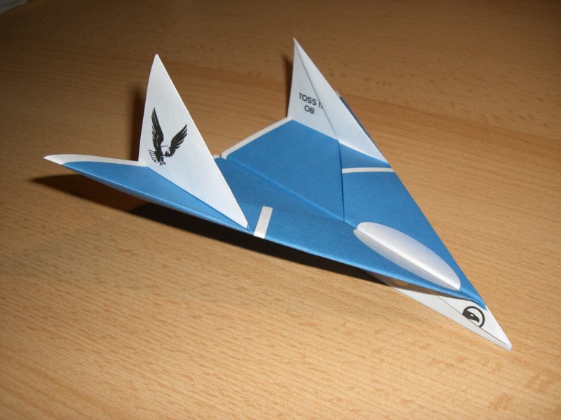 Модель самолетика из бумаги
