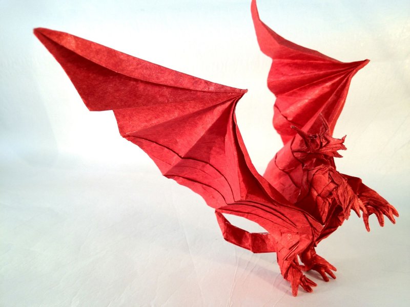 Фигурка оригами дракон