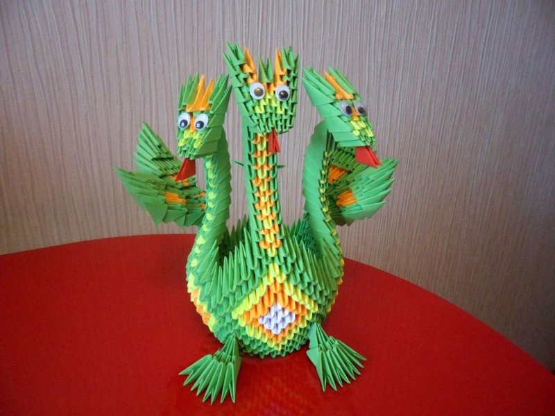 Оригами дракон с крыльями