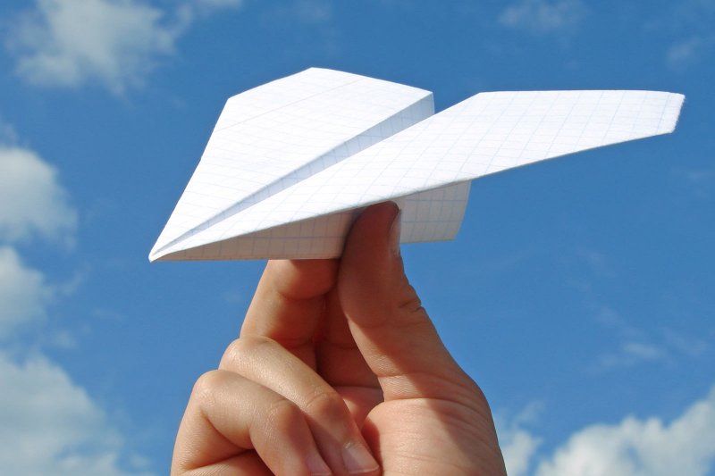 Бумажный самолетик