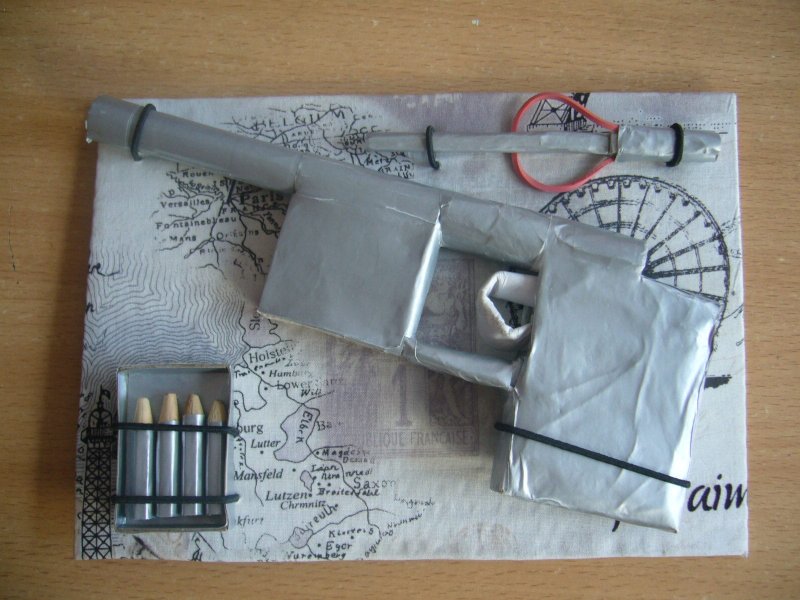 Самодельный пистолет из бумаги