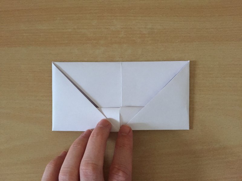 Конверт из бумаги
