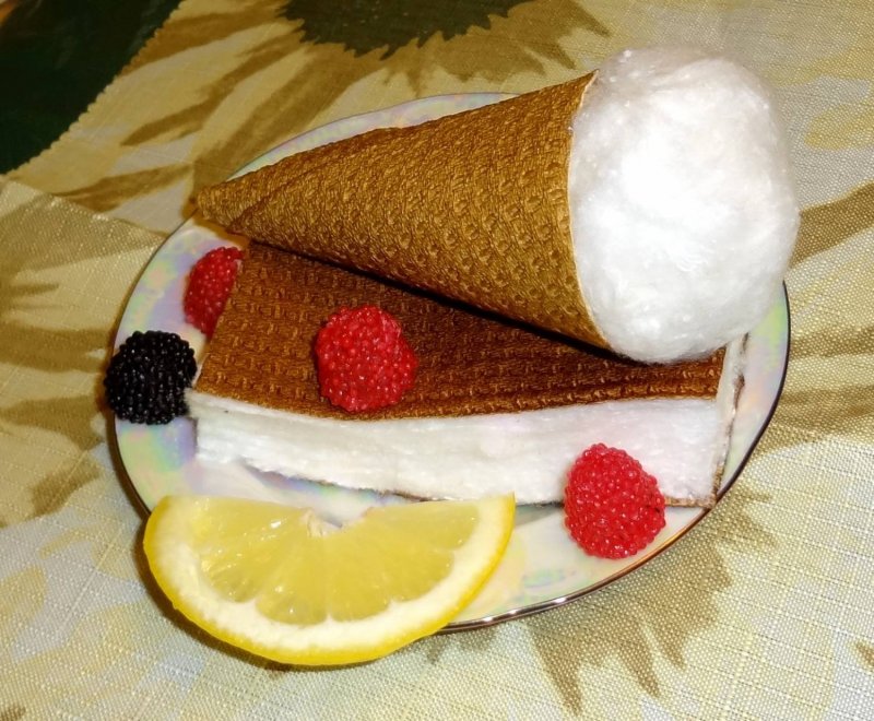 Мороженое из фетра на палочке