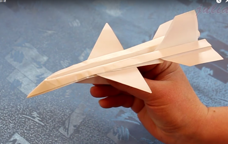 Самолет из бумажного конуса