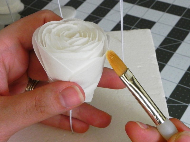 Роза из рисовой бумаги для торта