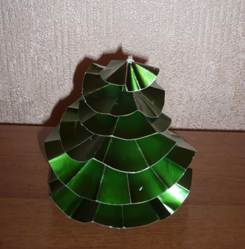 Объемная елка из дисков