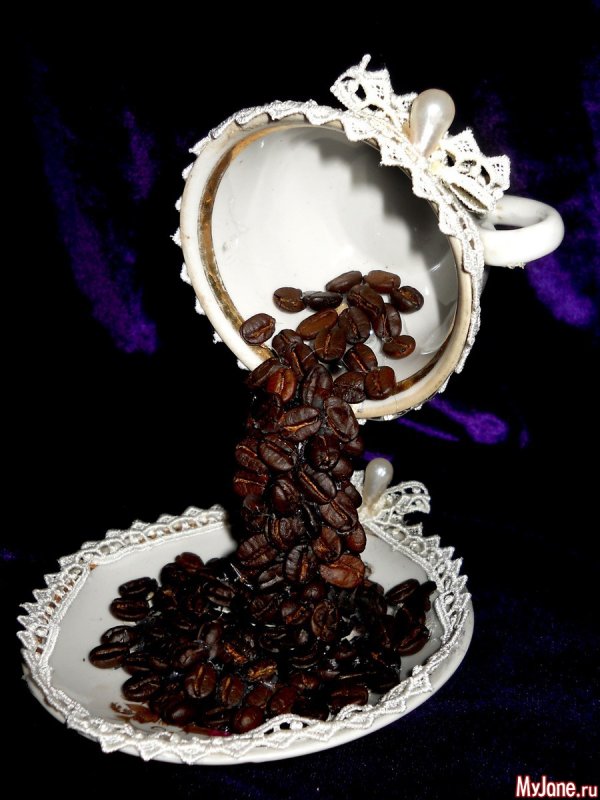 Чашка из кофейных зерен