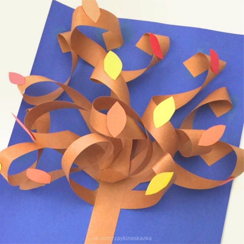Древо из цветной бумаги