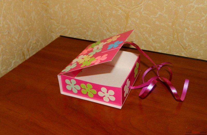 Подарок сестре из картона коробка