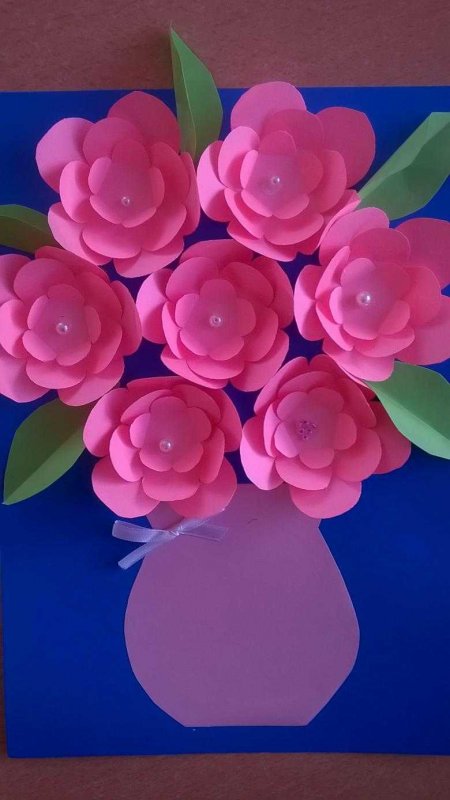 Спиральные розы из цветной бумаги