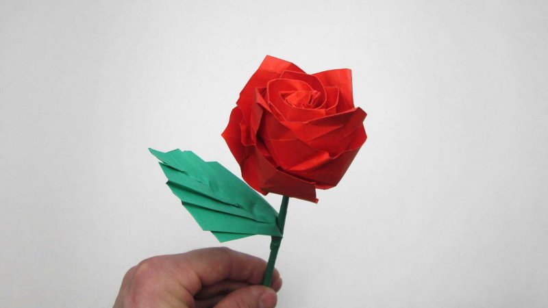 Роза из бумаги без клея