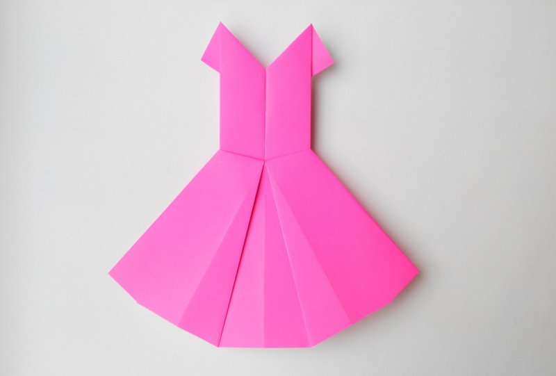 Платье из бумаги