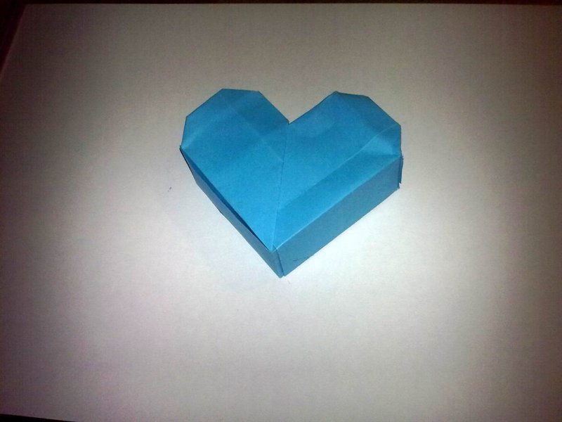 Коробочка в виде сердца оригами