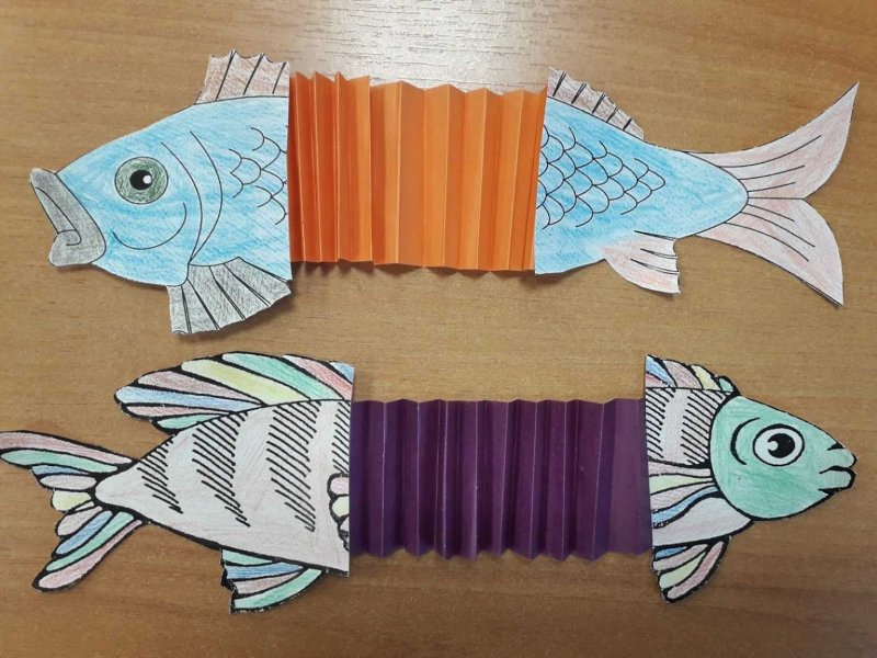 Рыбки гармошки из цветной бумаги