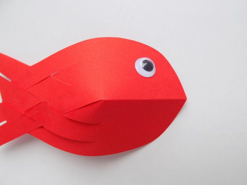 Подвижная игрушка рыбка из бумаги
