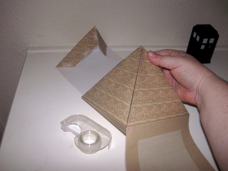 Макет египетской пирамиды из бумаги