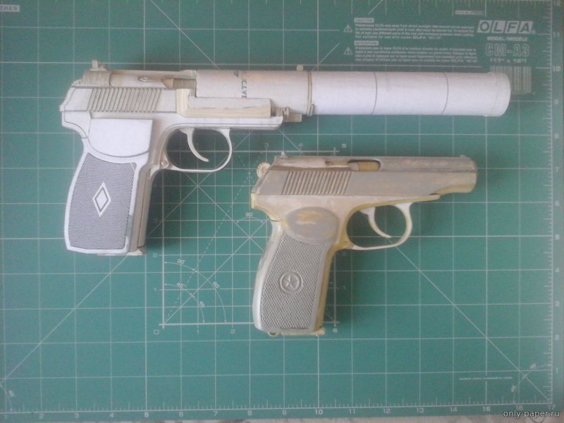 Модель пистолета из бумаги