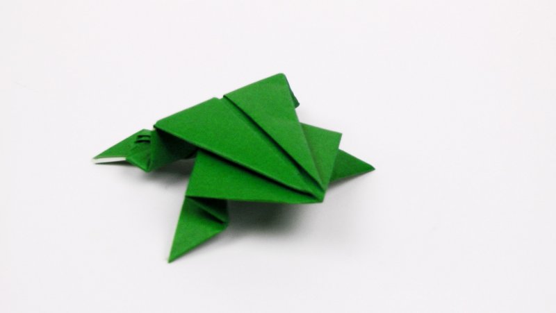 Лягушонок из бумаги оригами