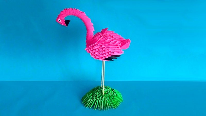 Фламинго из бумажных модулей