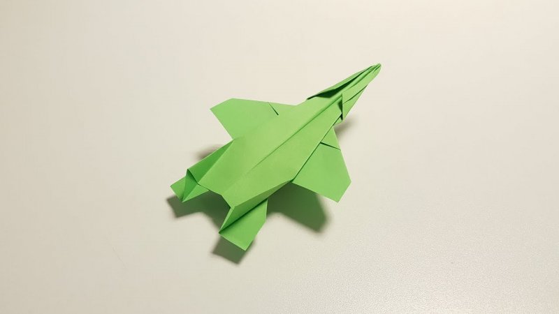 Самолет в стиле оригами