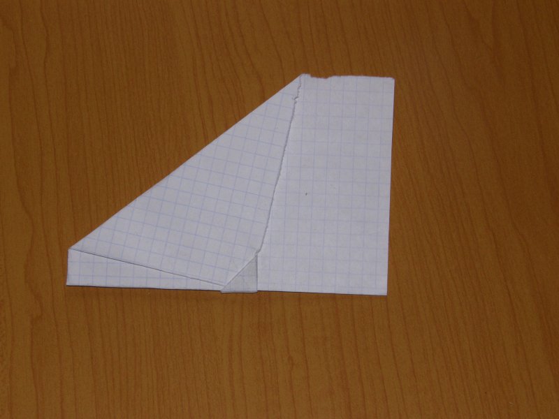 Бумажный самолетик из тетрадного листа