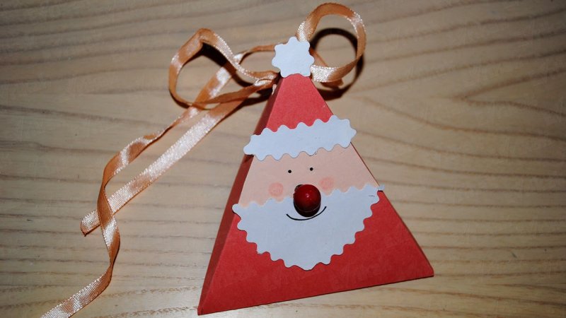 Подарок для Деда Мороза из бумаги